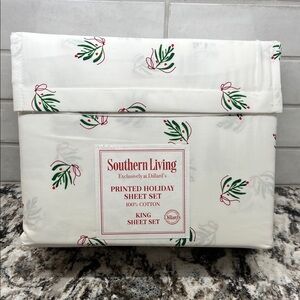 NEW Dillards Southern Living Festive Cotton King Sheet Set with Holly Accents